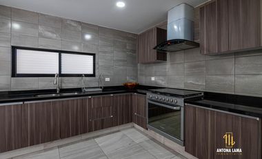 Casa en Renta en Santiago Momoxpan, con recámara en planta baja