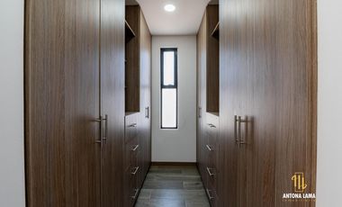Casa en Renta en Santiago Momoxpan, con recámara en planta baja