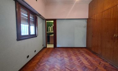 CASA EN VENTA DE 5 AMBIENTES EN SAN ANDRÉS