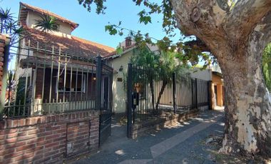 CASA EN VENTA DE 5 AMBIENTES EN SAN ANDRÉS