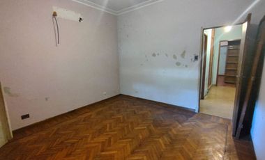 CASA EN VENTA DE 5 AMBIENTES EN SAN ANDRÉS