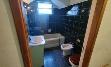 CASA EN VENTA DE 5 AMBIENTES EN SAN ANDRÉS