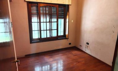 CASA EN VENTA DE 5 AMBIENTES EN SAN ANDRÉS