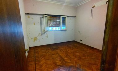 CASA EN VENTA DE 5 AMBIENTES EN SAN ANDRÉS