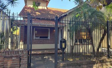 CASA EN VENTA DE 5 AMBIENTES EN SAN ANDRÉS