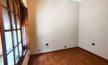 CASA EN VENTA DE 5 AMBIENTES EN SAN ANDRÉS