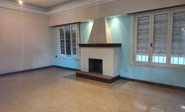 CASA EN VENTA DE 5 AMBIENTES EN SAN ANDRÉS