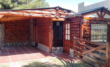 Casa en venta - 2 Dormitorios 1 Baño - 420Mts2 - Miramar