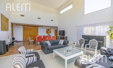 Casa en venta en San Eliseo | 3 Dorm.itorios | TODA en PB