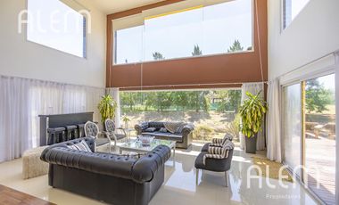 Casa en venta en San Eliseo | 3 Dorm.itorios | TODA en PB