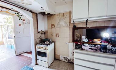 Casa en venta - 4 dormitorios 4 baños - 186mts2 - La Plata
