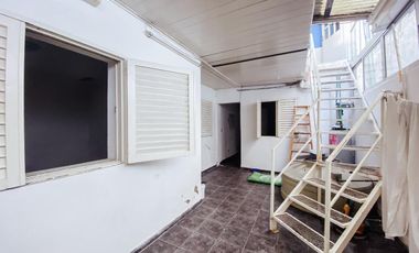 Casa en venta - 4 dormitorios 4 baños - 186mts2 - La Plata