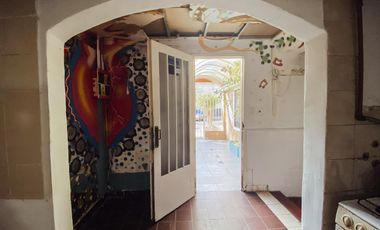 Casa en venta - 4 dormitorios 4 baños - 186mts2 - La Plata