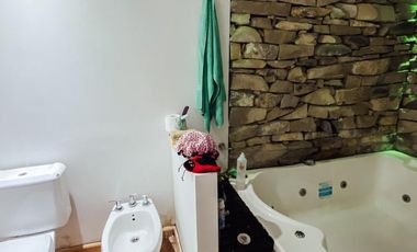 Casa en venta - 4 dormitorios 4 baños - 186mts2 - La Plata