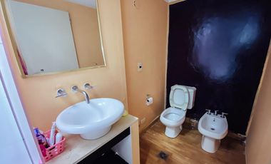 Casa en venta - 4 dormitorios 4 baños - 186mts2 - La Plata
