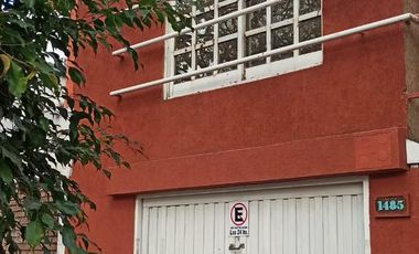Casa en venta - 4 dormitorios 4 baños - 186mts2 - La Plata