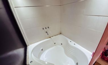 Casa en venta - 4 dormitorios 4 baños - 186mts2 - La Plata