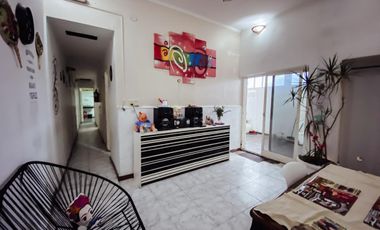 Casa en venta - 4 dormitorios 4 baños - 186mts2 - La Plata