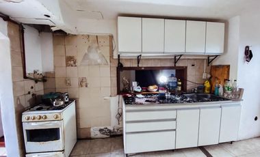 Casa en venta - 4 dormitorios 4 baños - 186mts2 - La Plata