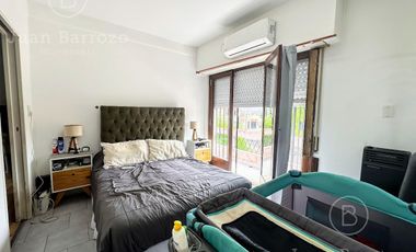 Departamento en  Planta Alta de 3 ambientes con patio.