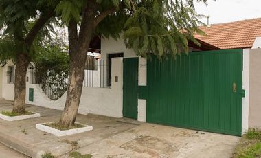 Casa Céntrica en Lobos