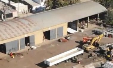 Se VENDE predio de 5700 m2 con Galpones en zona Norte Santa Fe
