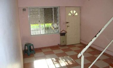 Venta - oportunidad - Triplex 4 amb.  en Ramos Mejia