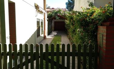 Casa en venta - 5 Dormitorios 3 Baños 2 Cocheras - 403Mts2 - Mar del Tuyú