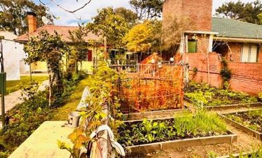 Casa en venta - 5 Dormitorios 3 Baños 2 Cocheras - 403Mts2 - Mar del Tuyú