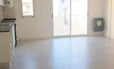 Exc. 1 Amb. al Frente con Balcón, Muy Luminoso, Coch. Fija y Detalles de Categoría