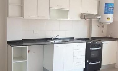 Exc. 1 Amb. al Frente con Balcón, Muy Luminoso, Coch. Fija y Detalles de Categoría
