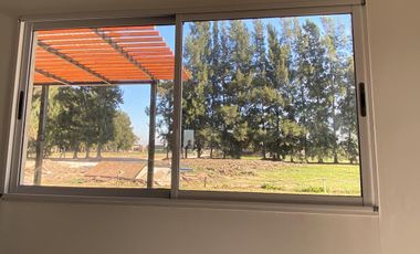 Casa de 4 Ambientes - Venta - Pileta - Barrio Lares de Canning