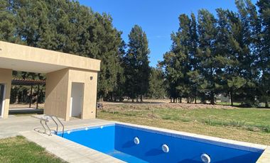 Casa de 4 Ambientes - Venta - Pileta - Barrio Lares de Canning