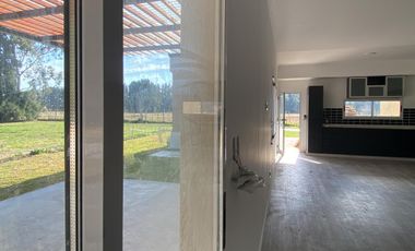 Casa de 4 Ambientes - Venta - Pileta - Barrio Lares de Canning