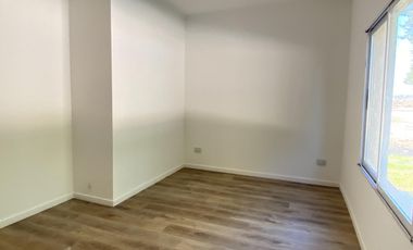 Casa de 4 Ambientes - Venta - Pileta - Barrio Lares de Canning
