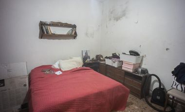 Casa en PH 4 dormitorios,  garage y fondo libre- Lomas de Zamora Oeste