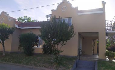 Casa en venta - 3 Dormitorios 2 Baños - Cochera - 680mts2 - San Miguel Del Monte