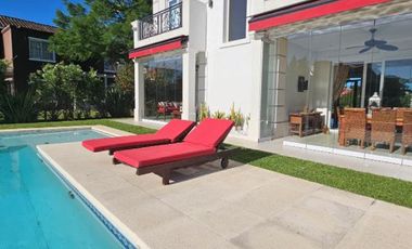 Casa en  alquiler con muebles en castores, Nordelta