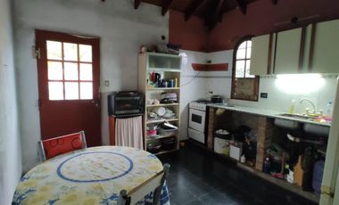 Casa tipo chalet  en venta City Bell entre caminos