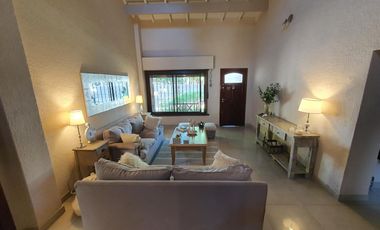 Casa - Temperley Oeste