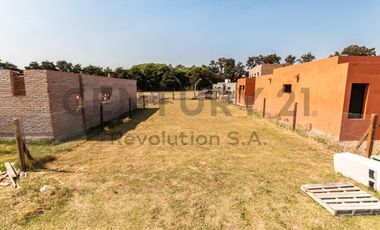 Terreno Esquina de 360m² en Brisanova - Pueblo Esther - Barrio Cerrado