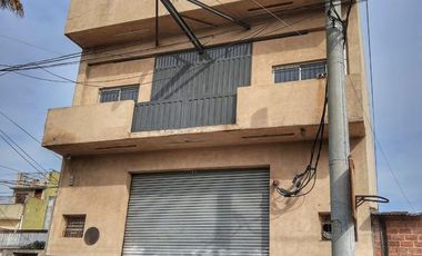 Galpón oficinas viviendas 600m2