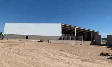 11000 m2 CUBIERTOS AAA