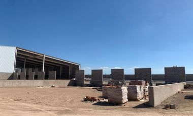 11000 m2 CUBIERTOS AAA