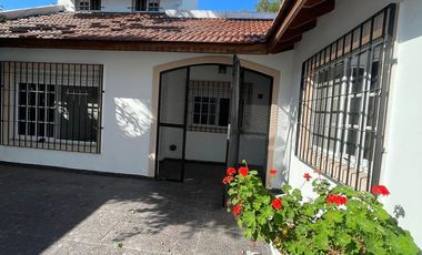 PH de 4 ambientes  con patio y cochera para 3 autos - Wilde