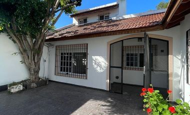 PH de 4 ambientes  con patio y cochera para 3 autos - Wilde