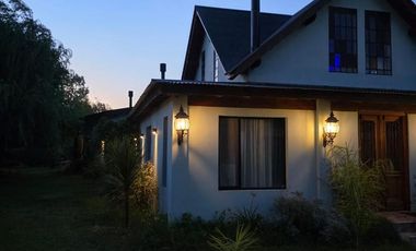 EXCELENTE CASA DE 8 AMBIENTES EN LOTE DE 1000m2- San Bernardo Del Tuyu