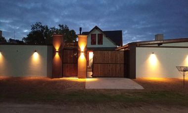 EXCELENTE CASA DE 8 AMBIENTES EN LOTE DE 1000m2- San Bernardo Del Tuyu