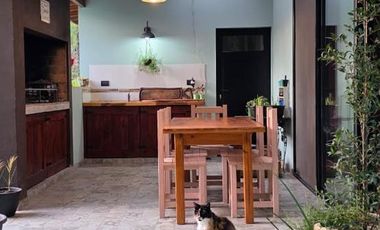 EXCELENTE CASA DE 8 AMBIENTES EN LOTE DE 1000m2- San Bernardo Del Tuyu