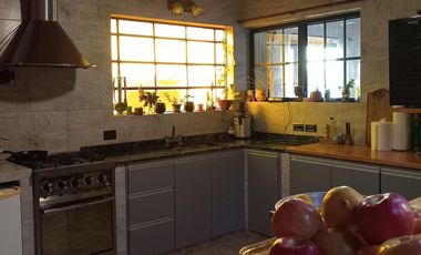 EXCELENTE CASA DE 8 AMBIENTES EN LOTE DE 1000m2- San Bernardo Del Tuyu